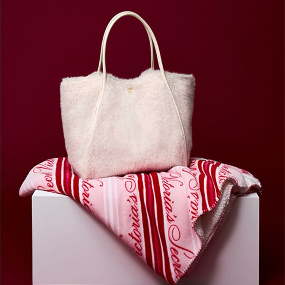 🆕 2PC VICTORIA'S SECRET COZY-FLEECE BLANKET THROW AND FAUX-FUR TOTE BAG DUO SET - Picture 1 of 10